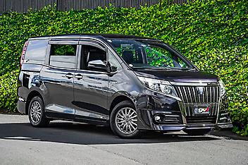 89,108 Km, People Mover, 1800 cc, Hybrid engine, Automatic