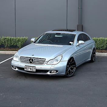 91,000 Km, Sedan, 4960 cc, Petrol engine, Automatic