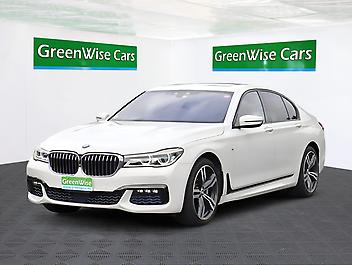 56,800 Km, Sedan, 4400 cc, Petrol engine, Automatic