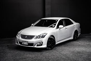 173,000 Km, Sedan, 2490 cc, Petrol engine, Automatic