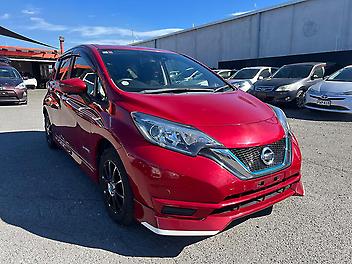 117,080 Km, Hatchback, 1198 cc, Hybrid engine, Automatic