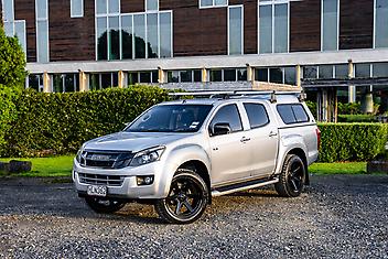 258,000 Km, Ute, 2999 cc, Diesel engine, Manual