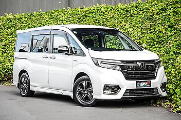 91,003 Km, People Mover, 2000 cc, Hybrid engine, Automatic