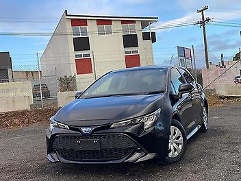 93,745 Km, Sedan, Petrol - Hybrid engine, Automatic