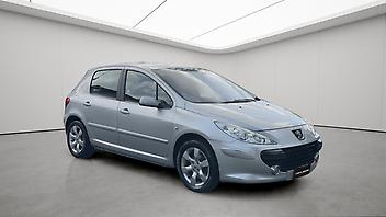 47,200 Km, Hatchback, 1997 cc, Petrol engine, Automatic