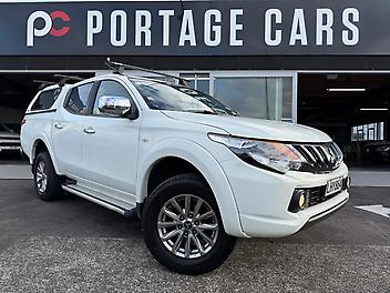 157,000 Km, Ute, 2442 cc, Diesel engine, Manual