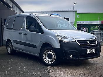 101,105 Km, Light Van, 1560 cc, Diesel engine, Automatic