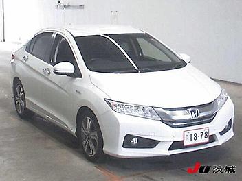 142,000 Km, Sedan, 1500 cc, Hybrid engine, Automatic