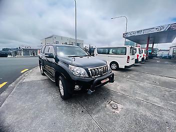 207,700 Km, Station Wagon, 3956 cc, Petrol engine, Automatic