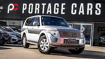 144,558 Km, Station Wagon, 3200 cc, Diesel engine, Automatic