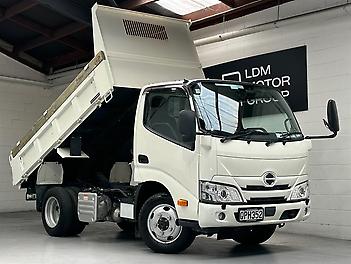 9,250 Km, Truck - Tip Truck, 4000 cc, Diesel engine, Manual