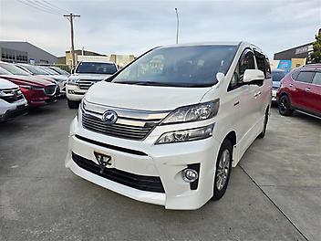 117,440 Km, Van, 2400 cc, Hybrid engine, Automatic