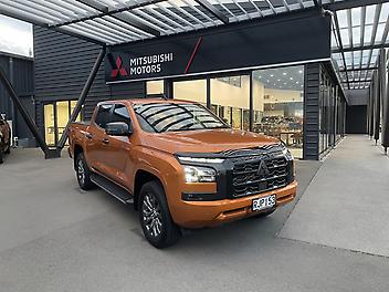 0 Km, Utility, 2442150 cc, Diesel engine, 6-gear automatic