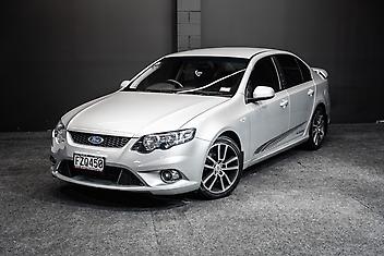 125,000 Km, Sedan, 3984 cc, Petrol engine, Automatic