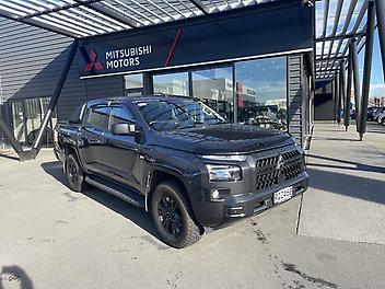 1,000 Km, Utility, 2442150 cc, Diesel engine, Automatic