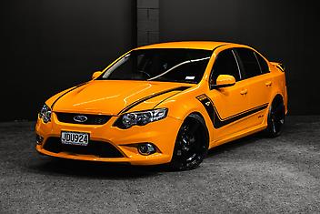 156,000 Km, Sedan, 5408 cc, Petrol engine, Tiptronic