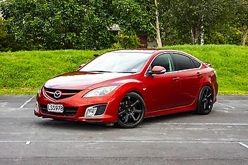 85,000 Km, Sedan, 2480 cc, Petrol engine, Tiptronic