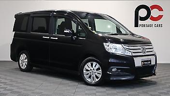 117,374 Km, Van, 2000 cc, Petrol engine, Automatic