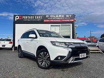 122,084 Km, Station Wagon, 2360 cc, Petrol engine, Automatic