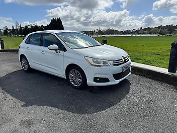 73,637 Km, Hatchback, 1598 cc, Petrol engine, Automatic