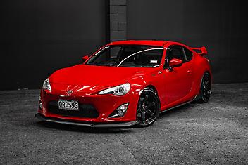 99,000 Km, Coupe, 1998 cc, Petrol engine, Tiptronic