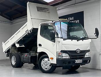 246,000 Km, Truck - Tip Truck, 4000 cc, Diesel engine, Manual