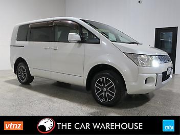 248,744 Km, Van, 2350 cc, Petrol engine, Automatic
