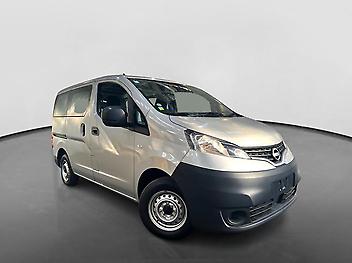 135 Km, Van, 1597 cc, Petrol engine, Automatic