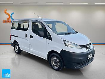 196,449 Km, Van, 1597 cc, Petrol engine, Auto