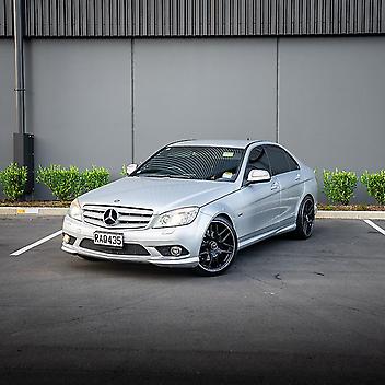 80,490 Km, Sedan, 2990 cc, Petrol engine, Automatic