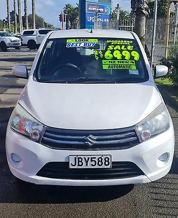 102,914 Km, Hatchback, 998 cc, Petrol engine, Auto