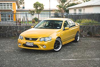 151,829 Km, Sedan, 3984 cc, Petrol engine, Automatic