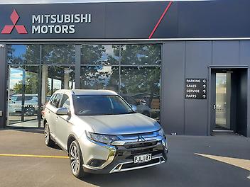 26,000 Km, RV/SUV, 2360126 cc, Petrol engine, CVT