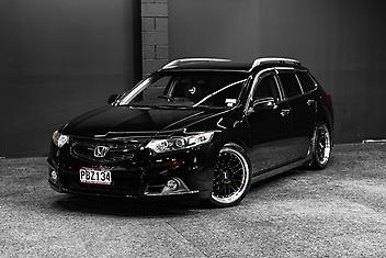 150,000 Km, Sedan, 2350 cc, Petrol engine, Automatic