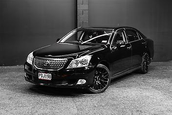 118,000 Km, Sedan, 4608 cc, Petrol engine, Tiptronic