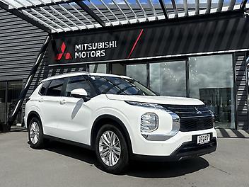 99,300 Km, RV/SUV, 2488135 cc, Petrol engine, CVT