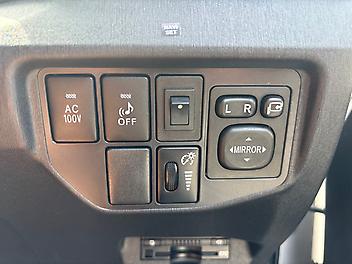 42,779 Km, Sedan, 1797 cc, Plug-in hybrid engine, Automatic