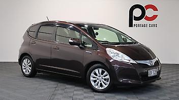 120,925 Km, Hatchback, 1339 cc, Hybrid engine, Automatic