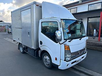 128,300 Km, Truck - Box Body, 2950 cc,  engine, MT6