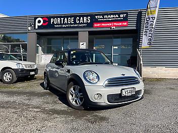 163,500 Km, Coupe, 1590 cc, Petrol engine, Automatic