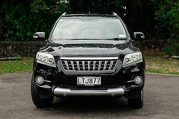 118,930 Km, SUV, 2360 cc, Petrol engine, Automatic