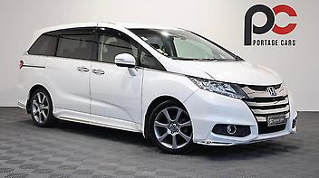 145,010 Km, People Movers, 2356 cc, Petrol engine, Automatic