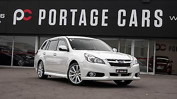137,657 Km, Station Wagon, 2498 cc, Petrol engine, Automatic