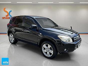 180,585 Km, RV-SUV, 2360 cc, Petrol engine, Auto