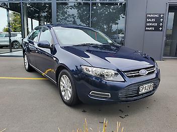 169,000 Km, Sedan, 3984195 cc, Petrol engine, 6-gear automatic