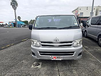 123,448 Km, Van, 2693 cc, Petrol engine, Automatic