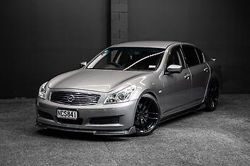 113,000 Km, Sedan, 3690 cc, Petrol engine, Tiptronic