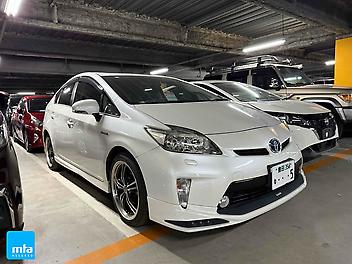 118,300 Km, Hatchback, 1800 cc, Hybrid engine, Auto