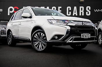 119,670 Km, Station Wagon, 2360 cc, Petrol engine, Automatic