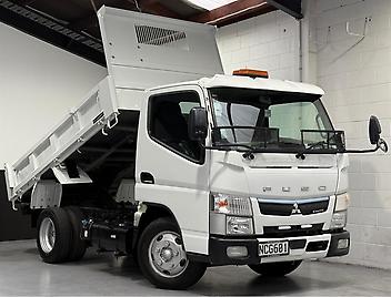 82,124 Km, Truck - Tip Truck, 2990 cc, Diesel engine, Manual
